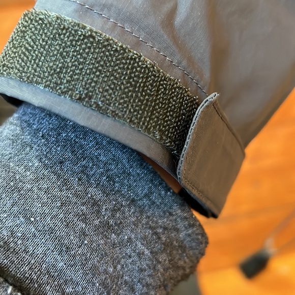 Pre Owned Patagonia Torrentshell Rain Jacket Size LG - Picture 11 of 13